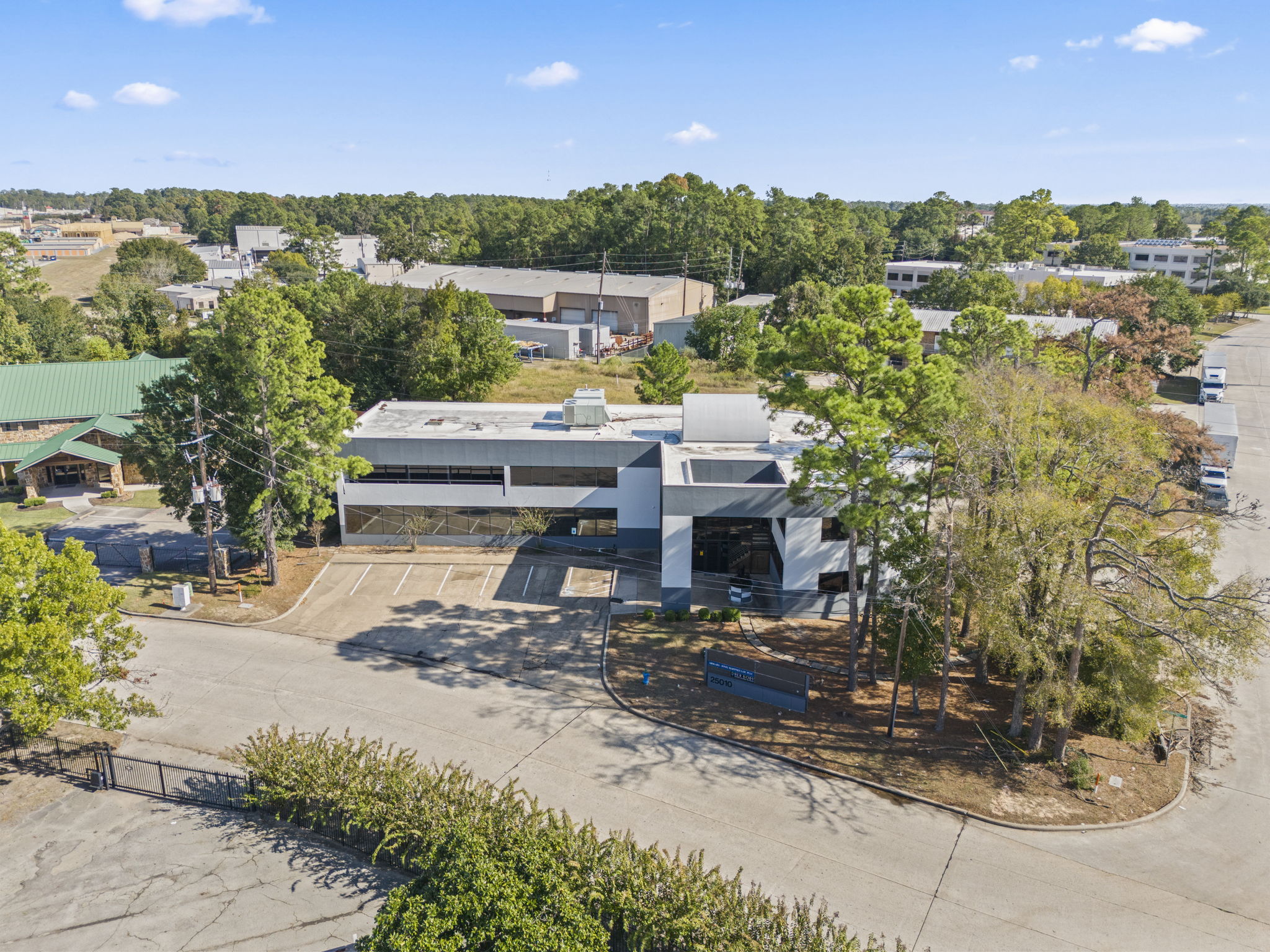 25010 Oakhurst Drive, Spring, TX 77386
