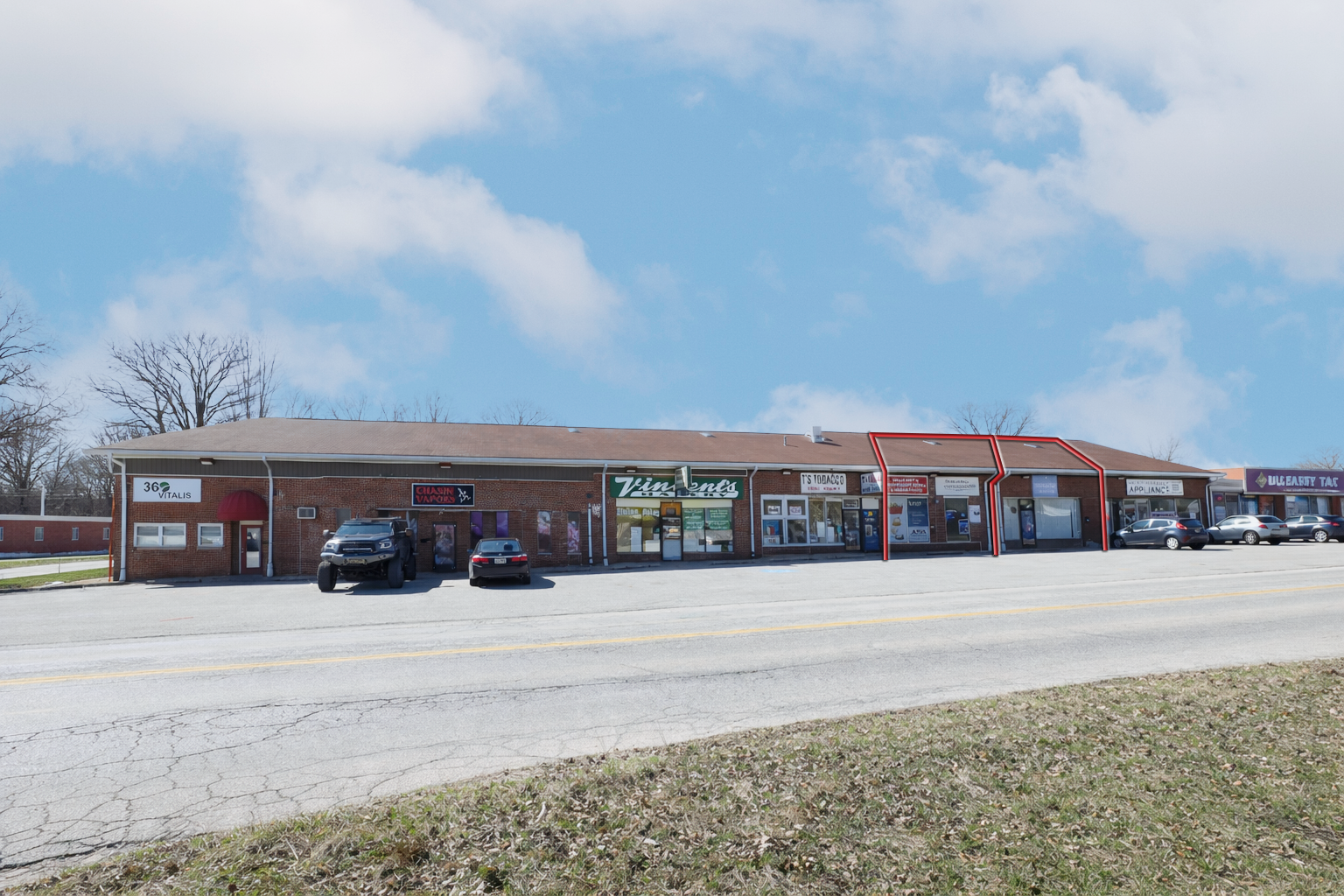 Multi-tenant Retail Plaza for Lease 