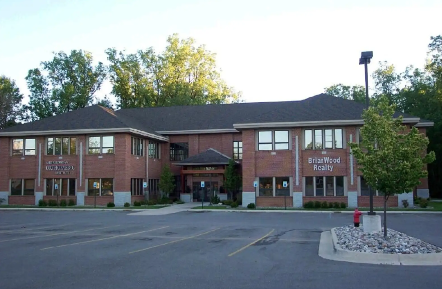 830 West Lake Lansing Road, East Lansing, MI 48823