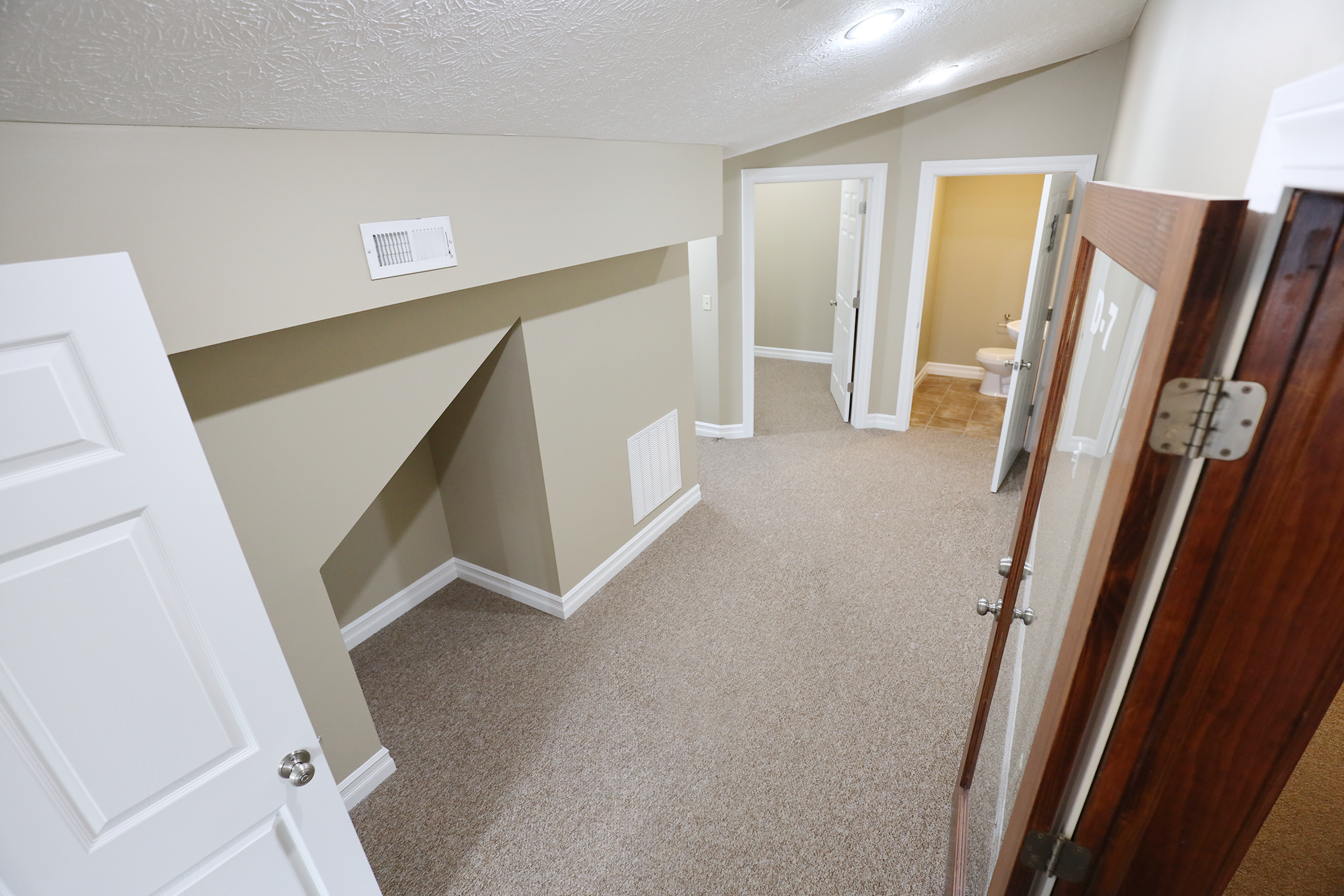 10850 Pearl Road, Strongsville, OH 44136