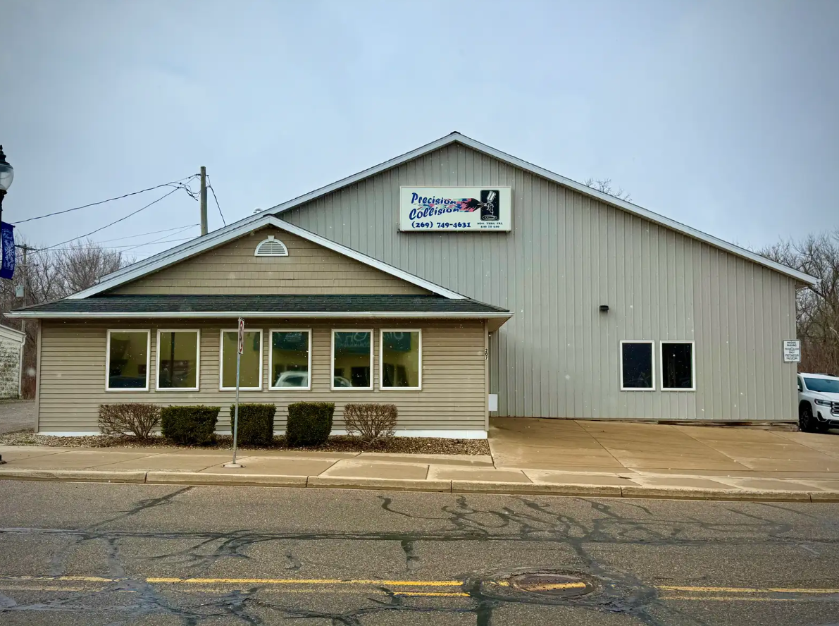 207 South Main Street, Olivet, MI 49076