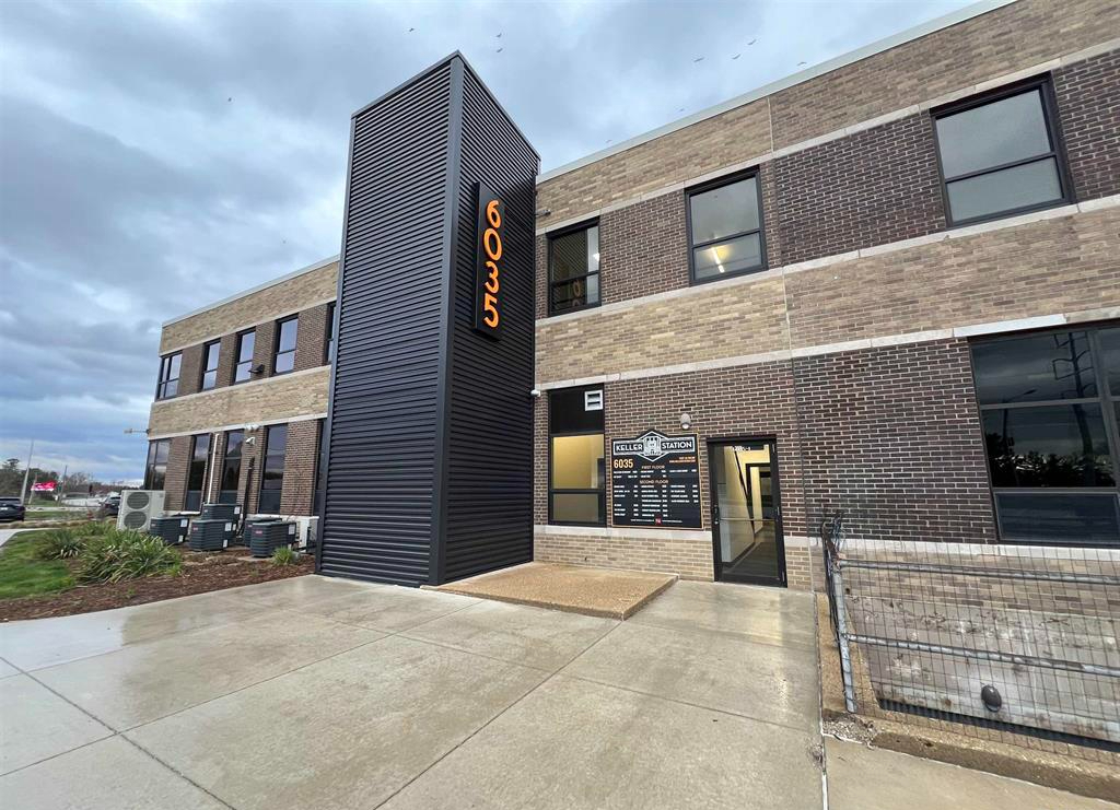 6035 Knoxville Avenue, Peoria, IL 61614