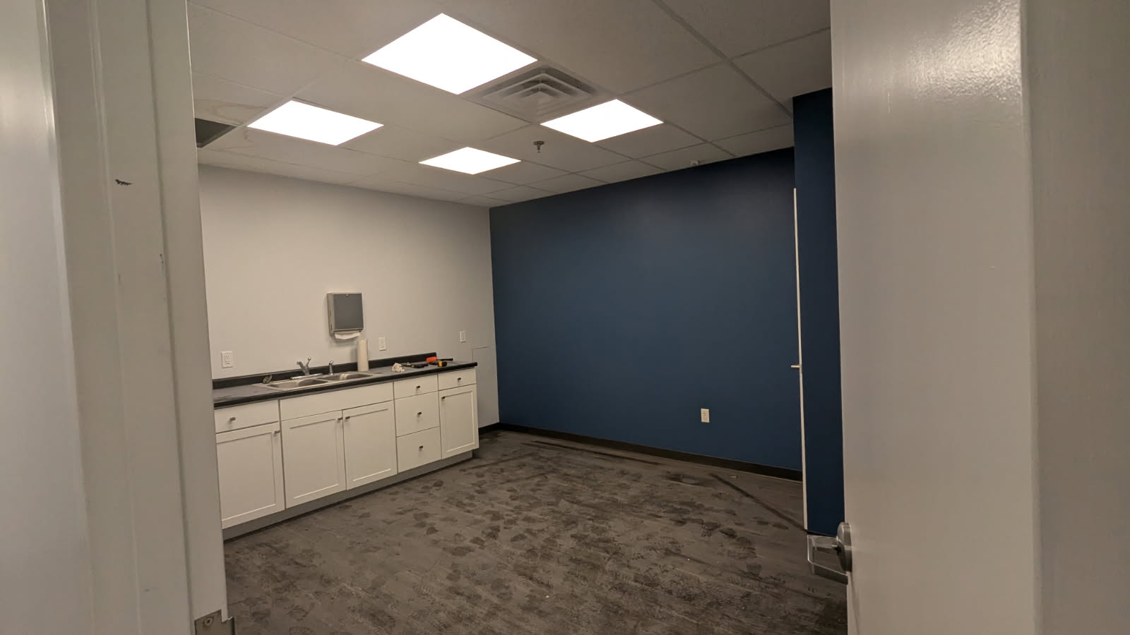 120 Lambert Lind Highway, Warwick, RI 02886