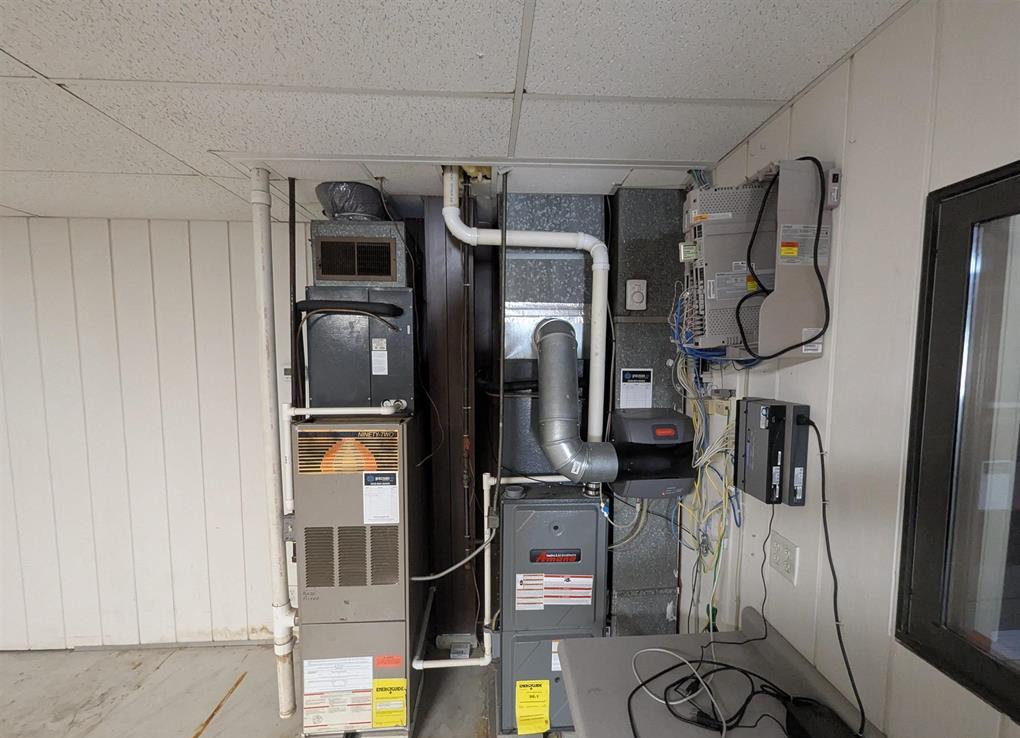 502 East War Memorial Drive, Peoria, IL 61614