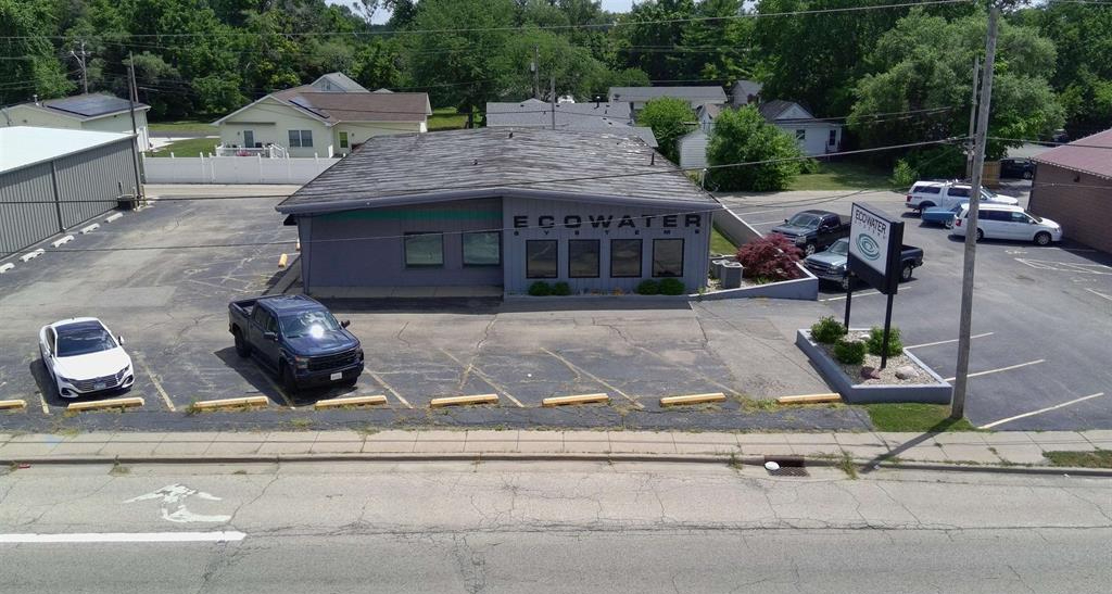 502 East War Memorial Drive, Peoria, IL 61614