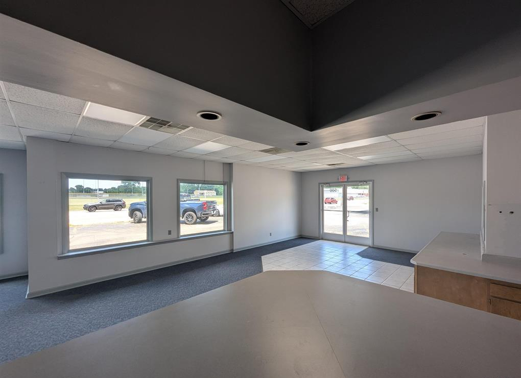 502 East War Memorial Drive, Peoria, IL 61614