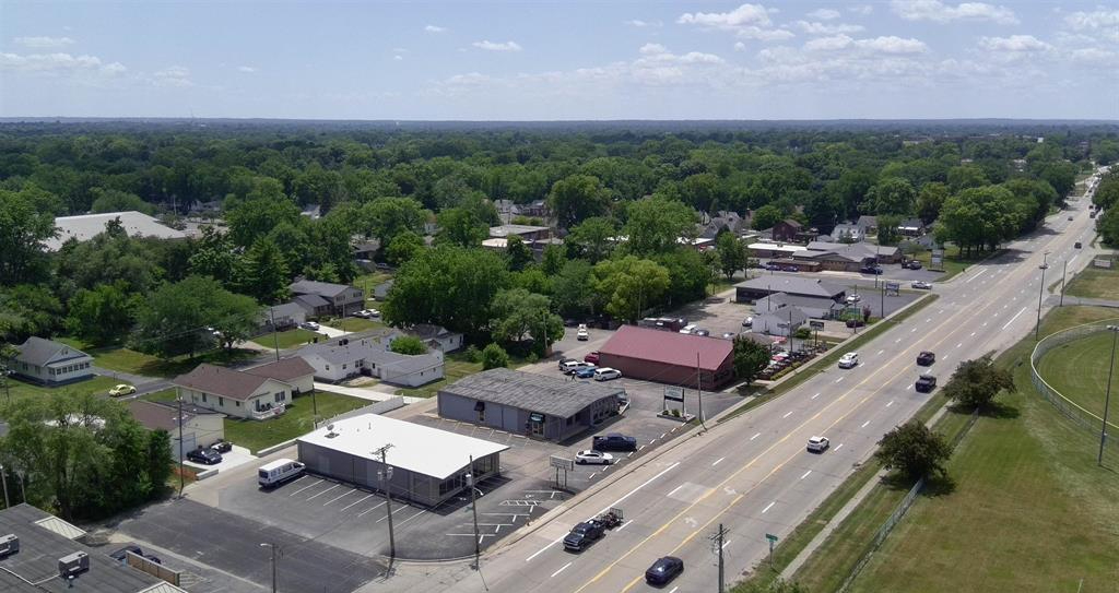 502 East War Memorial Drive, Peoria, IL 61614