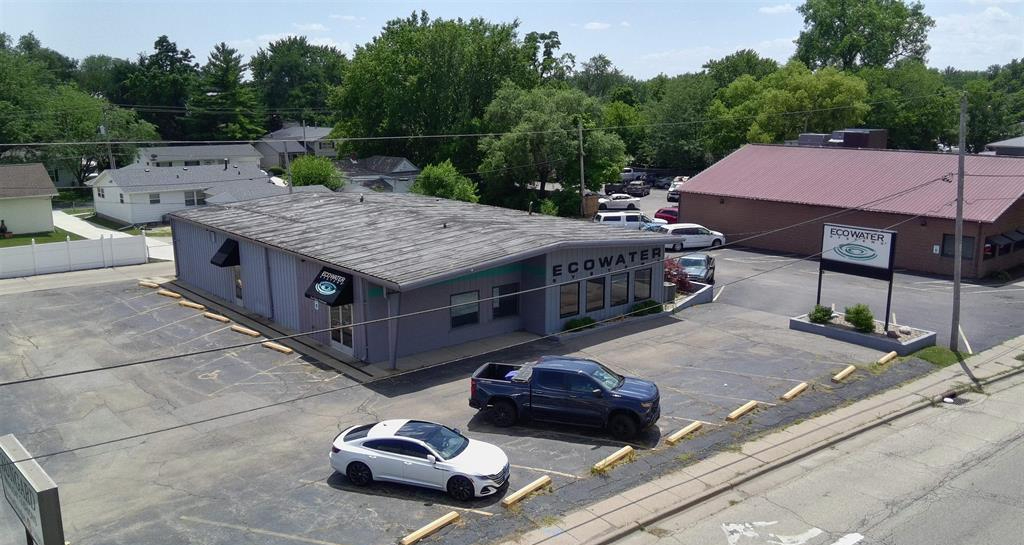 502 East War Memorial Drive, Peoria, IL 61614