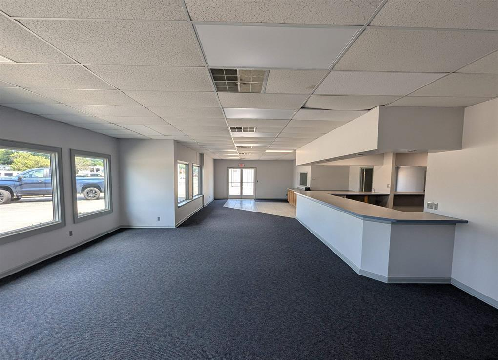 502 East War Memorial Drive, Peoria, IL 61614