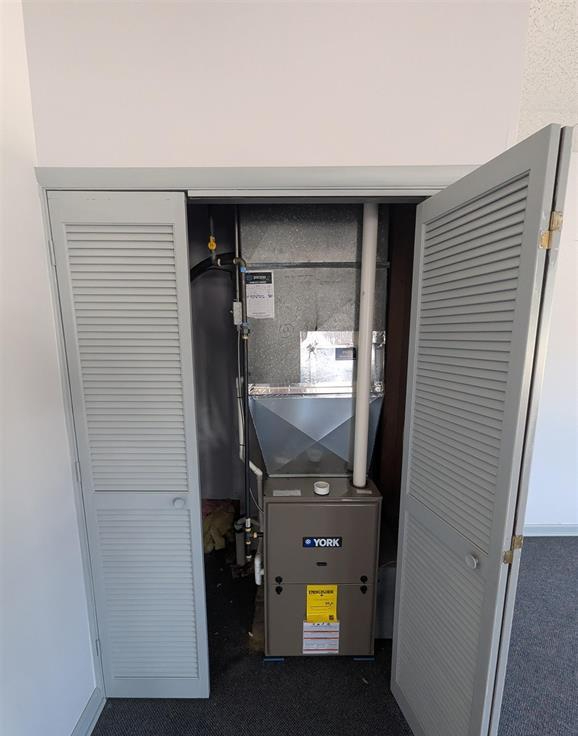 502 East War Memorial Drive, Peoria, IL 61614