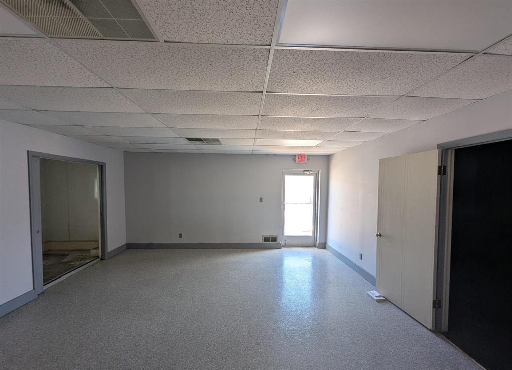 502 East War Memorial Drive, Peoria, IL 61614