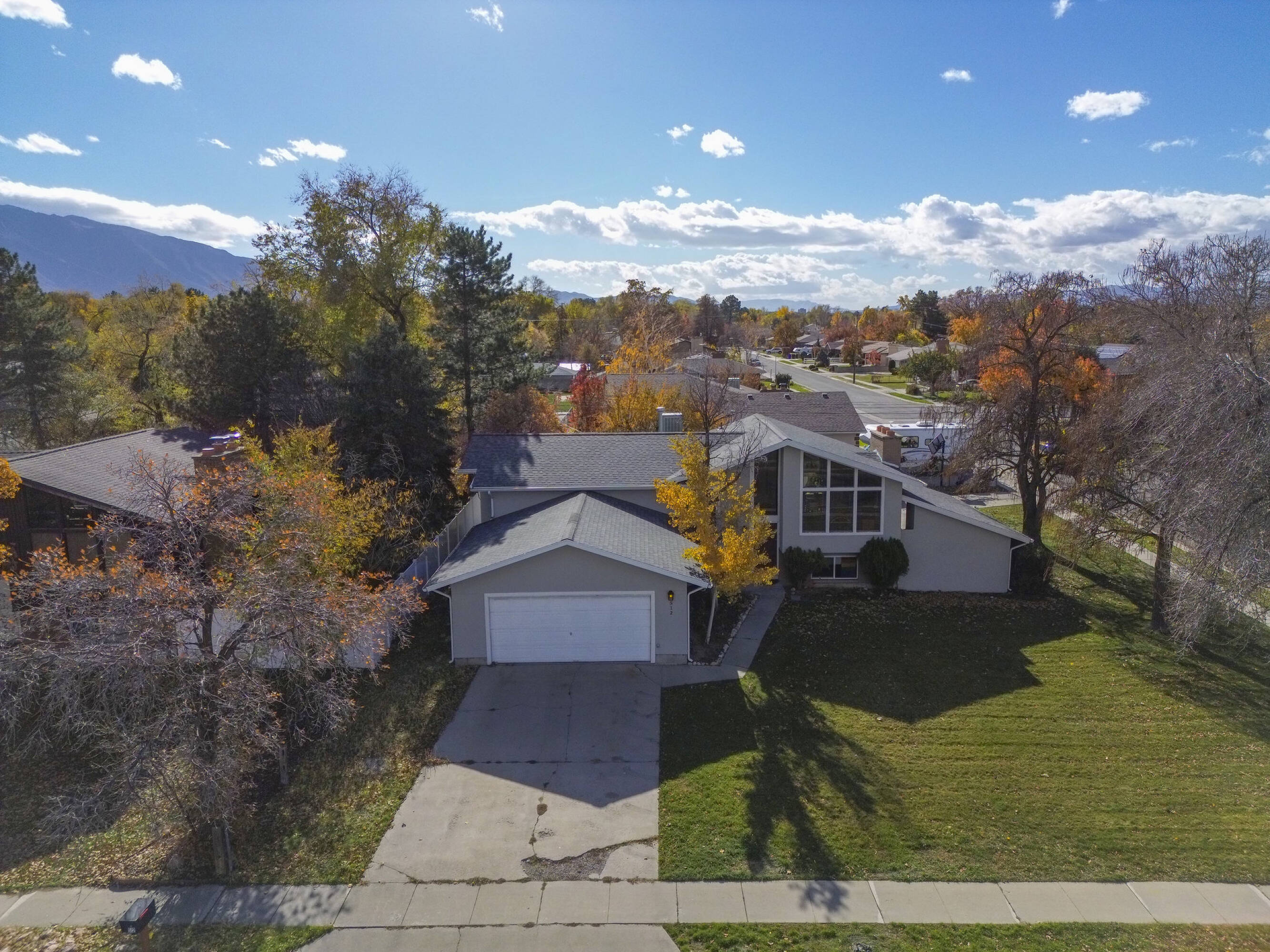 512 E LARCHWOOD DR, midvale, UT 84121