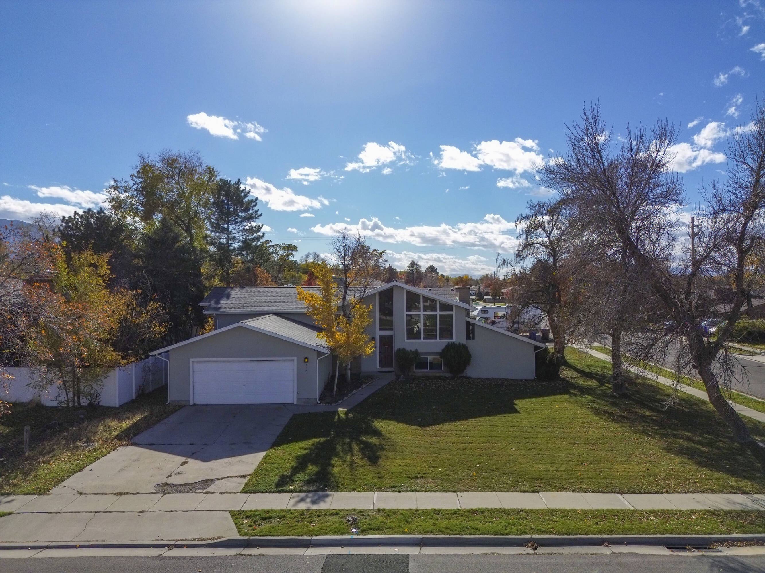 512 E LARCHWOOD DR, midvale, UT 84121