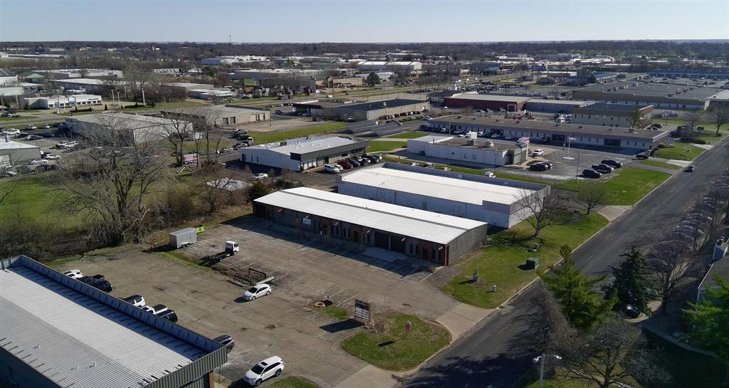 1703 West Candletree Drive, Peoria, IL 61614