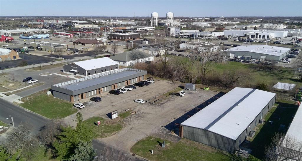 1703 West Candletree Drive, Peoria, IL 61614