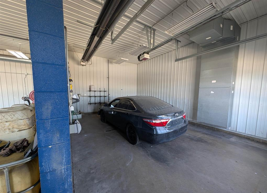 1613 West Pioneer Parkway, Peoria, IL 61615