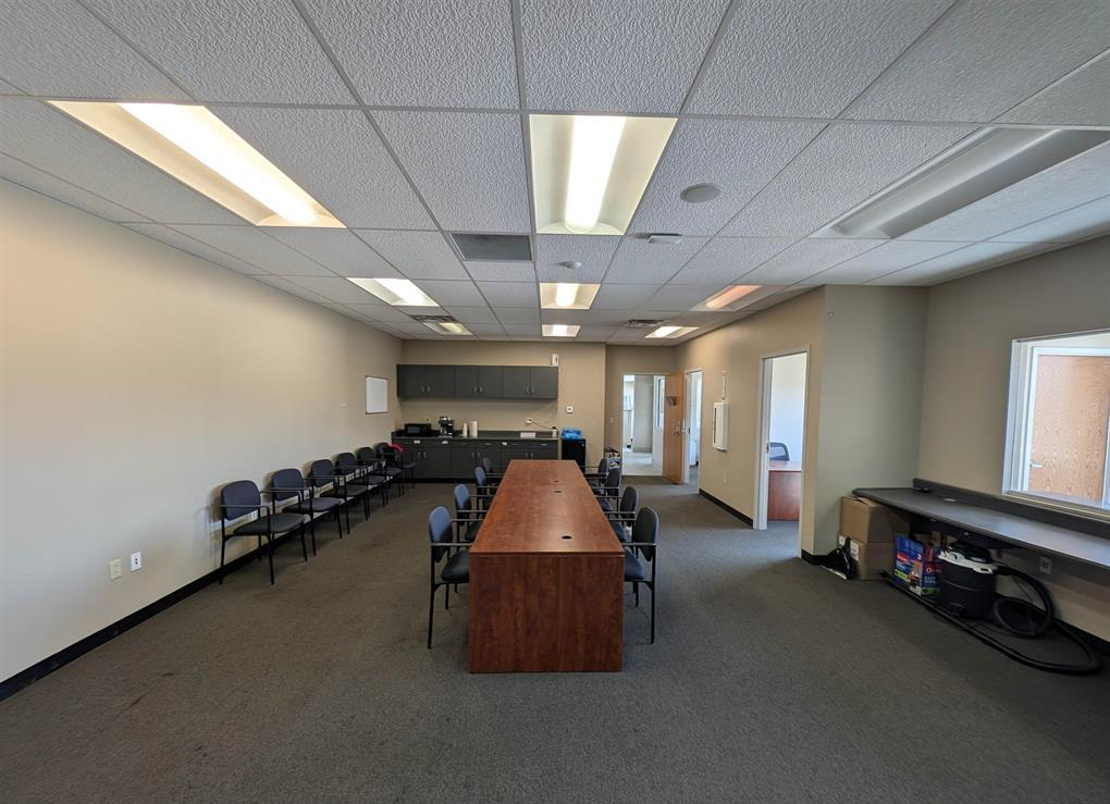 1613 West Pioneer Parkway, Peoria, IL 61615