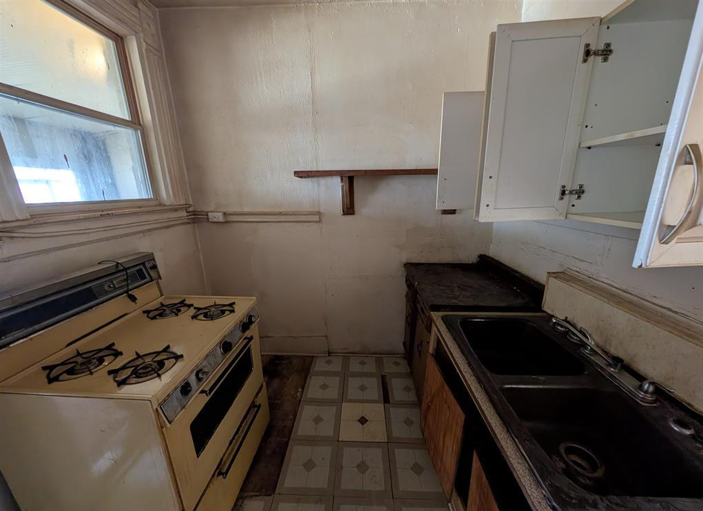 601 Northeast Perry Avenue, Peoria, IL 61603