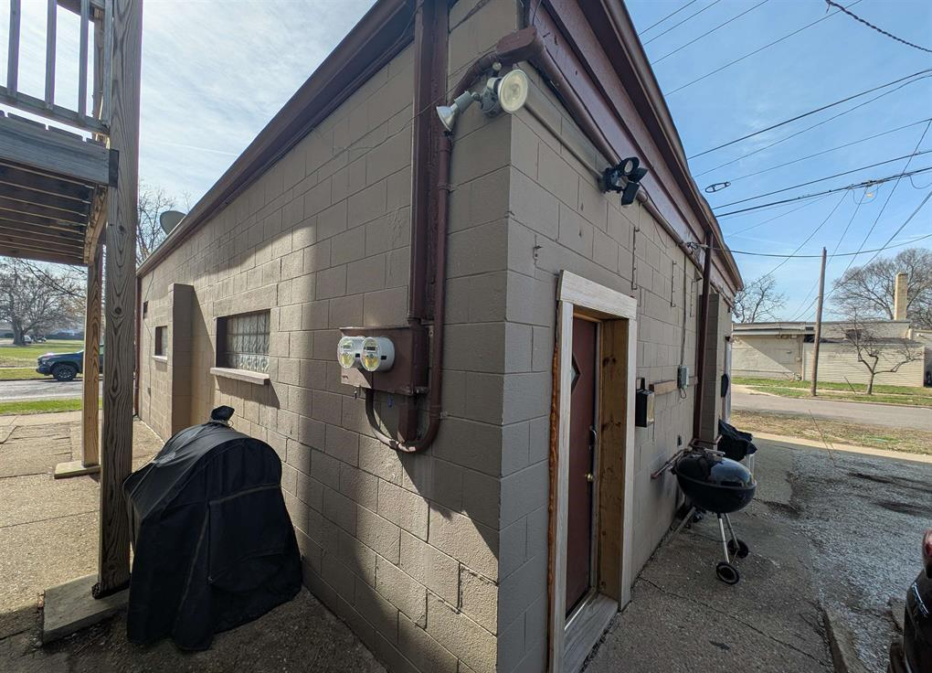 601 Northeast Perry Avenue, Peoria, IL 61603