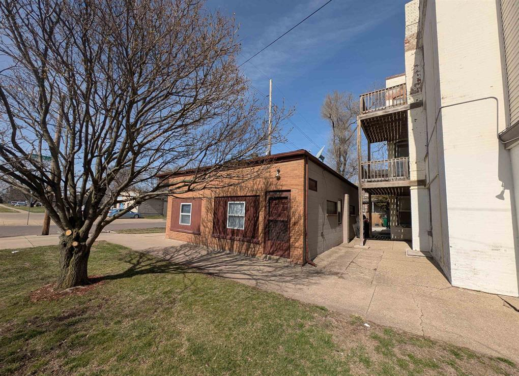 601 Northeast Perry Avenue, Peoria, IL 61603