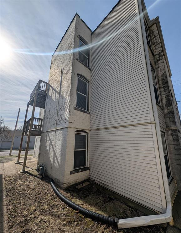 601 Northeast Perry Avenue, Peoria, IL 61603