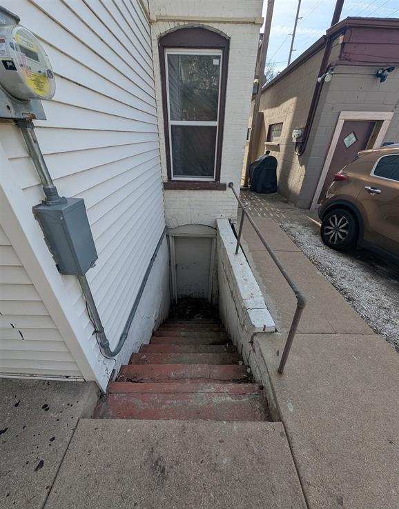 601 Northeast Perry Avenue, Peoria, IL 61603