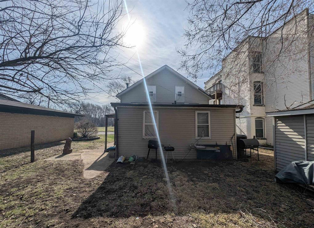 601 Northeast Perry Avenue, Peoria, IL 61603