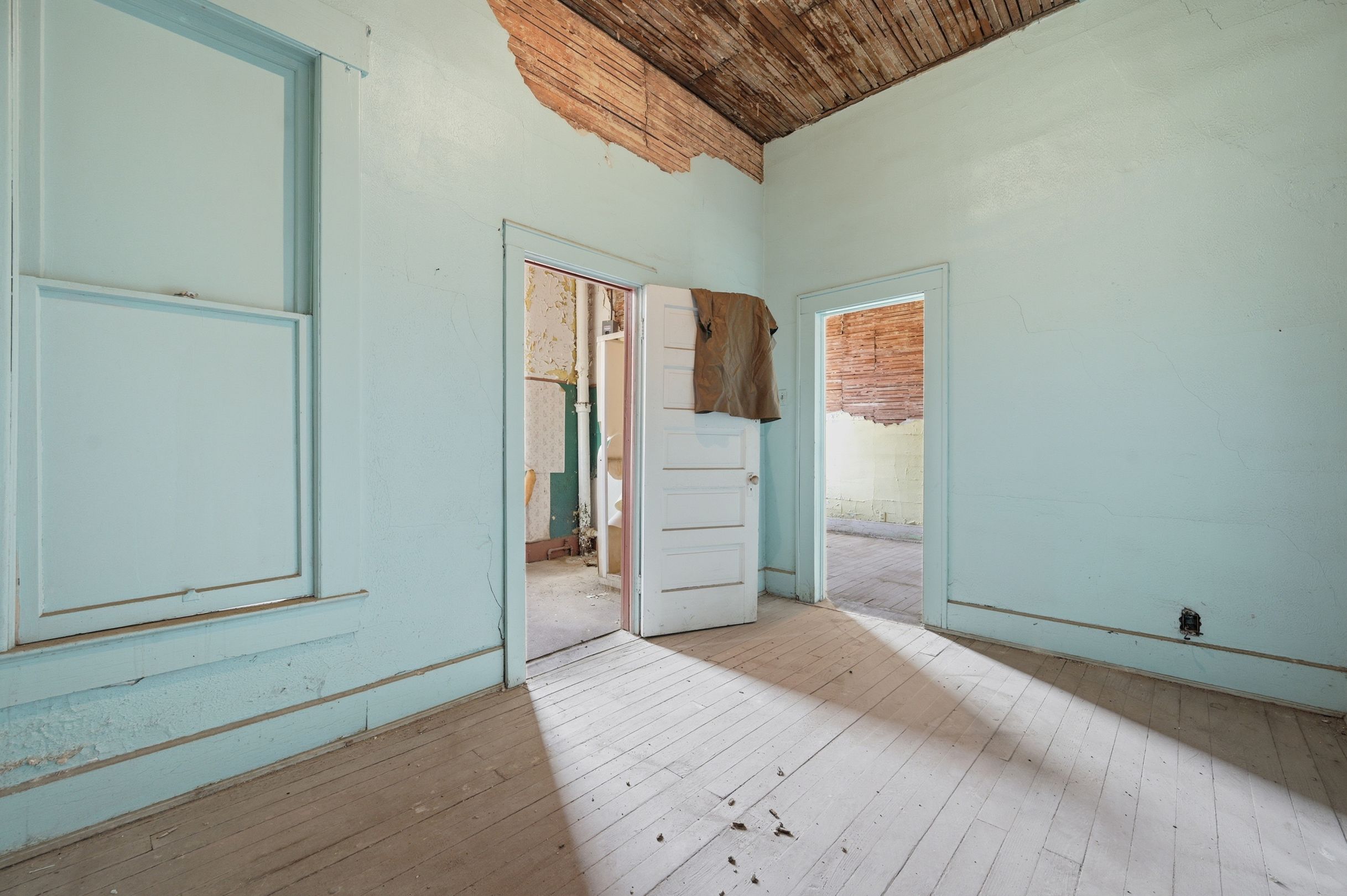 1214 Broad St — Sale in New Castle, IN, photo 6 of 8