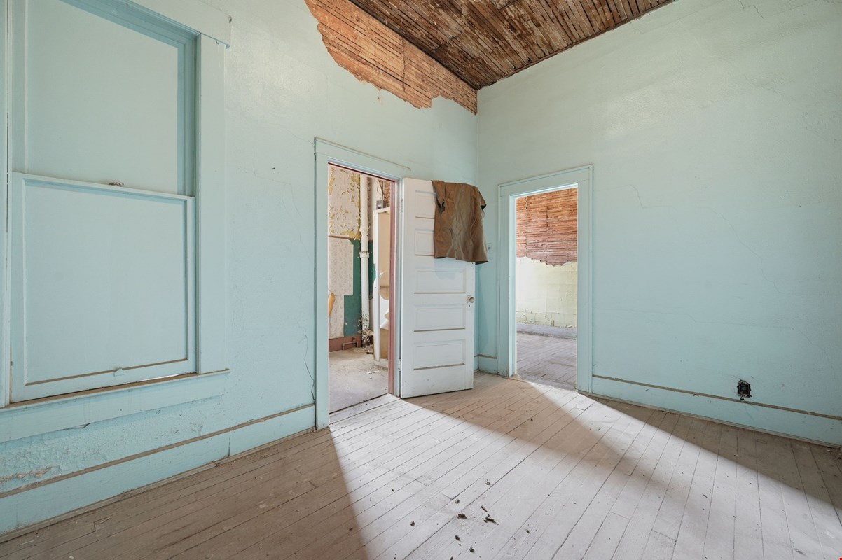 1214 Broad St — Sale in New Castle, IN, photo 6 of 8