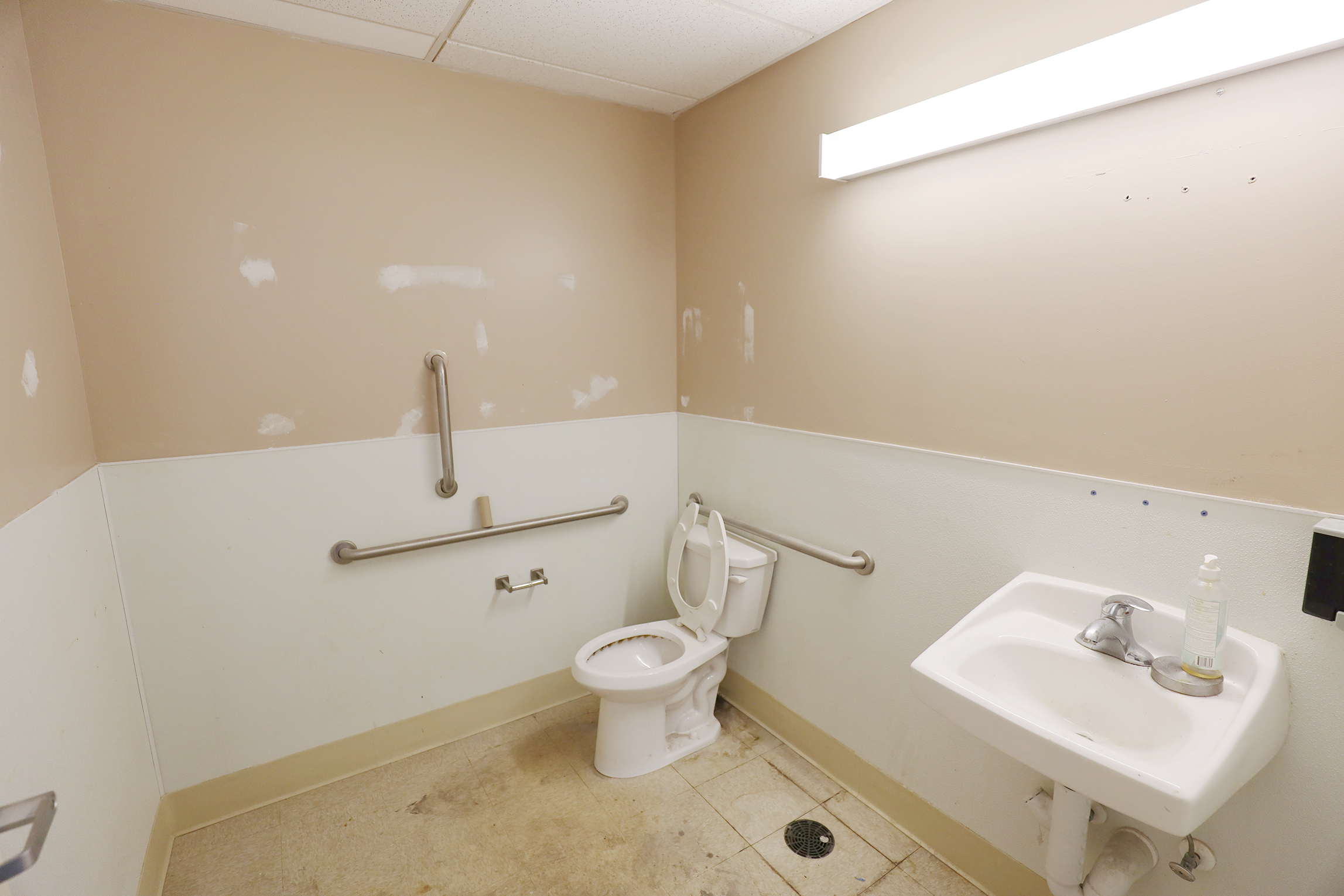 6281 SOM Center Road, Solon, OH 44139