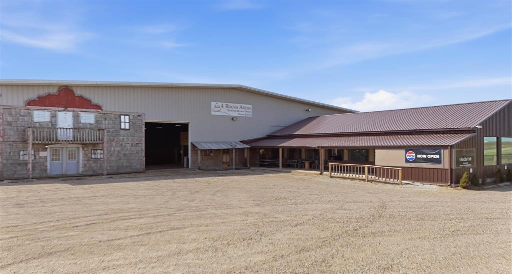 24855 Illinois 122, Delavan, IL 61734