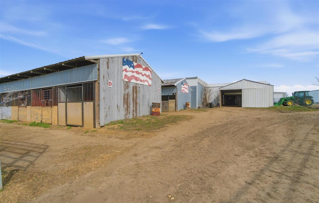 24855 Illinois 122, Delavan, IL 61734