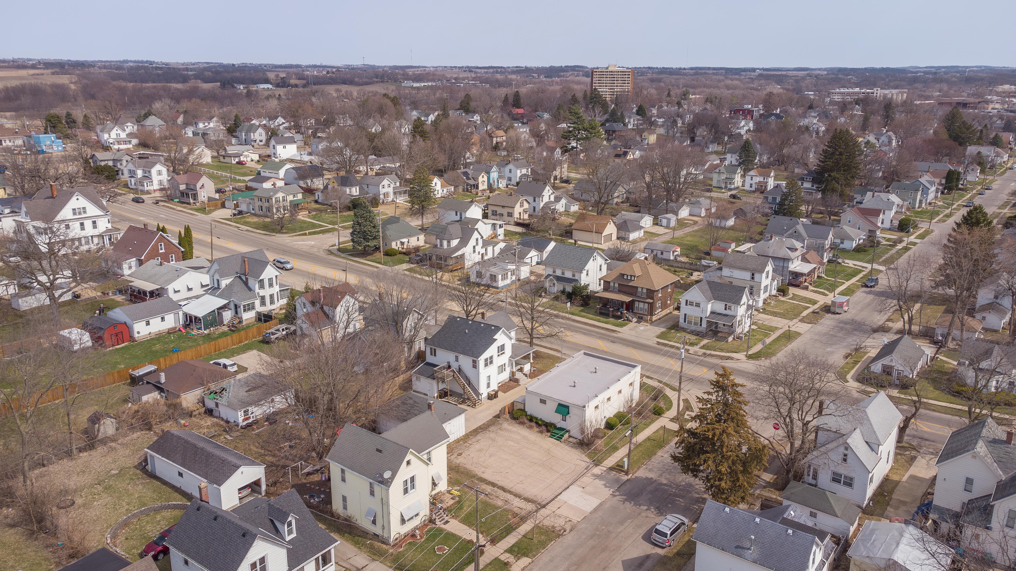 404 North West Avenue, Freeport, IL 61032