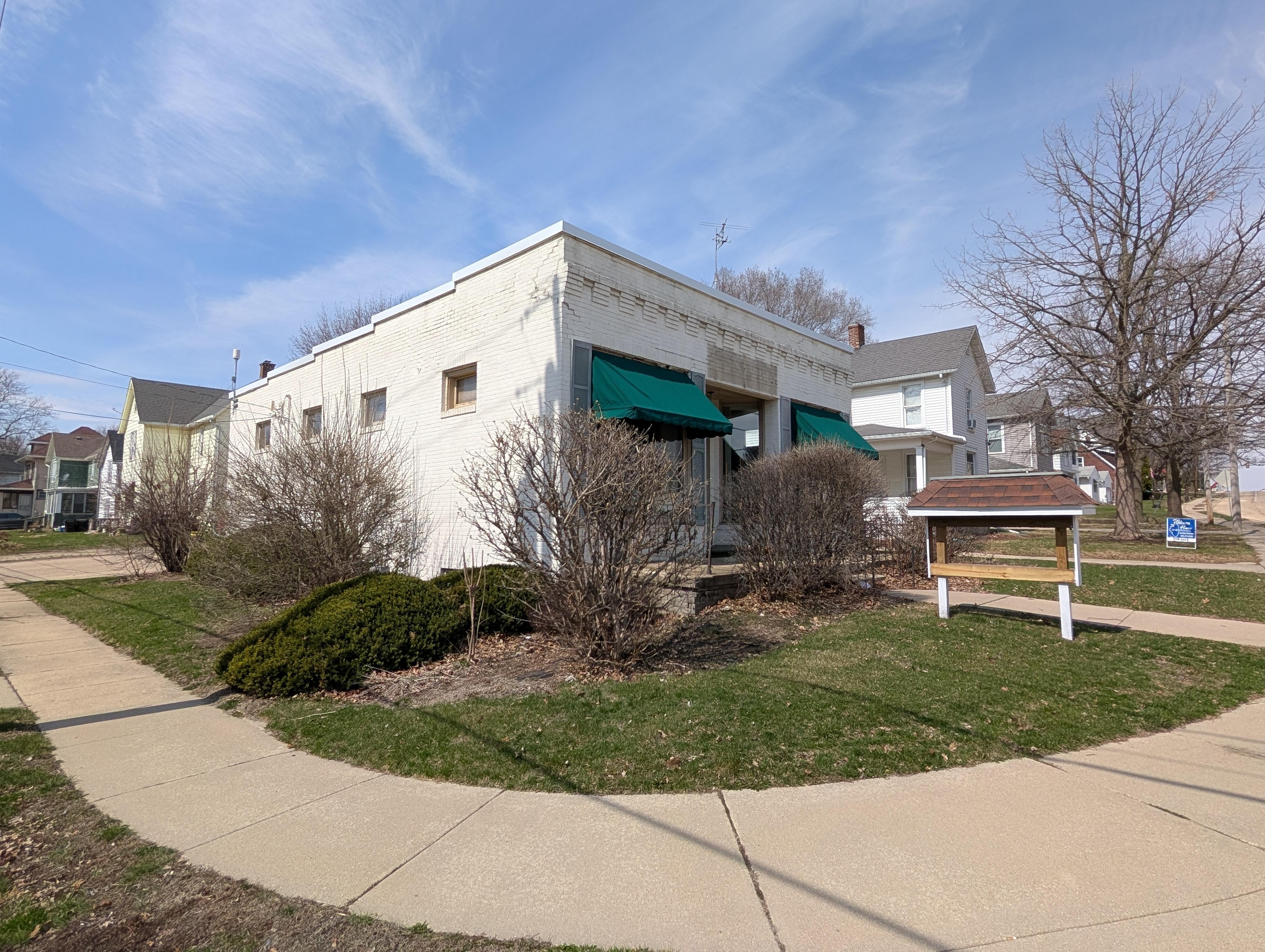 404 North West Avenue, Freeport, IL 61032