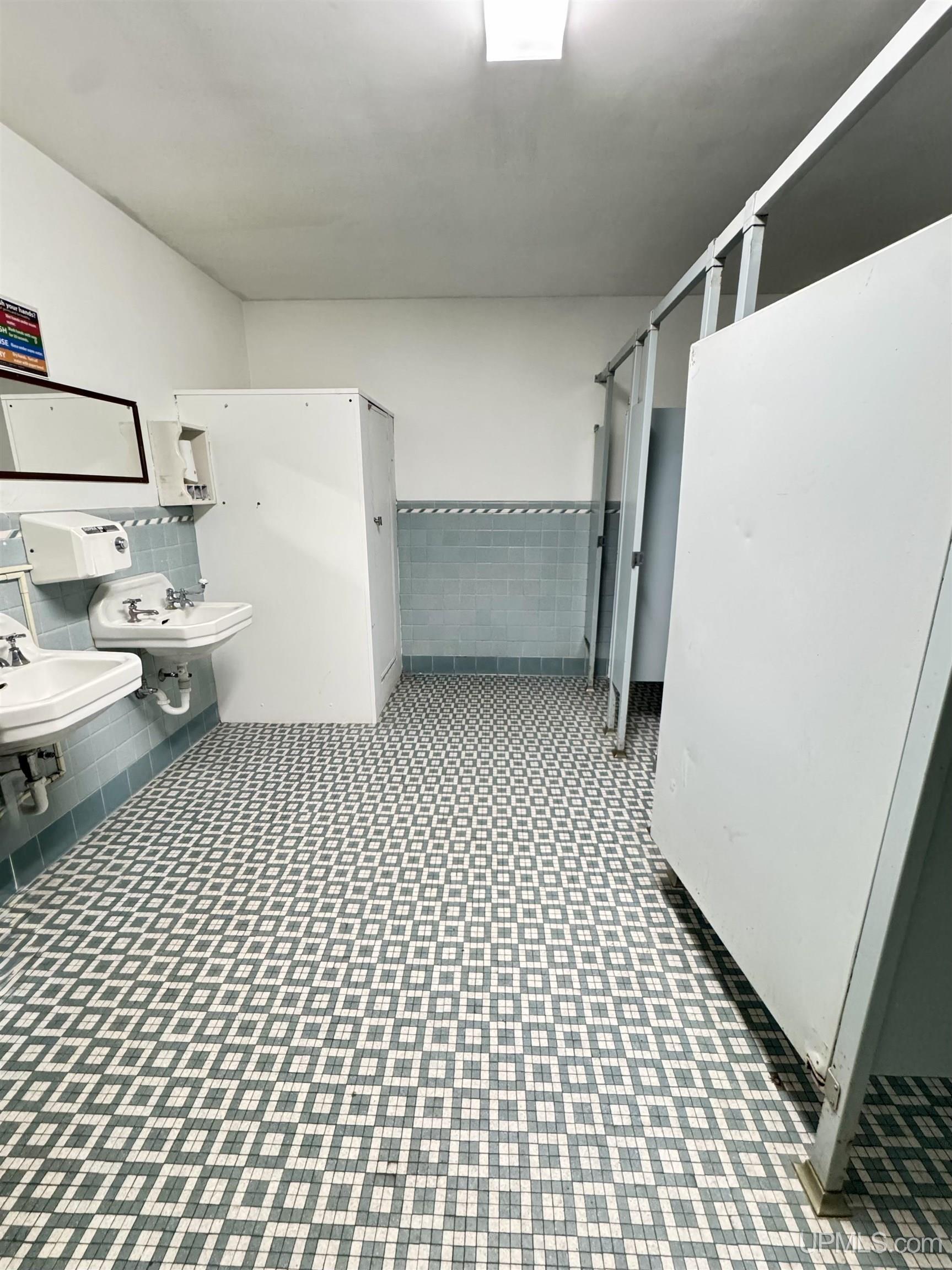 128 West Washington Street, Marquette, MI 49855