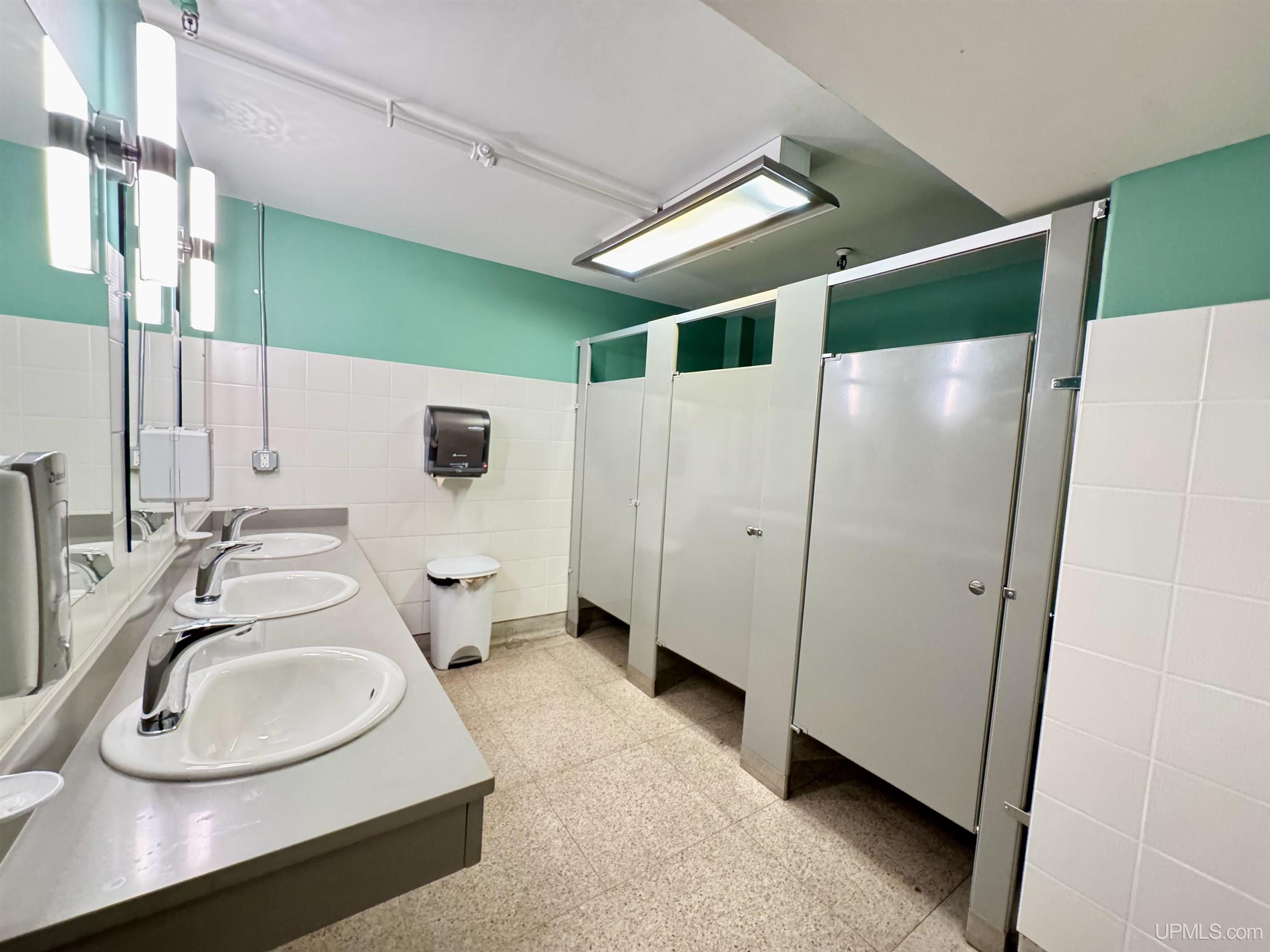 128 West Washington Street, Marquette, MI 49855