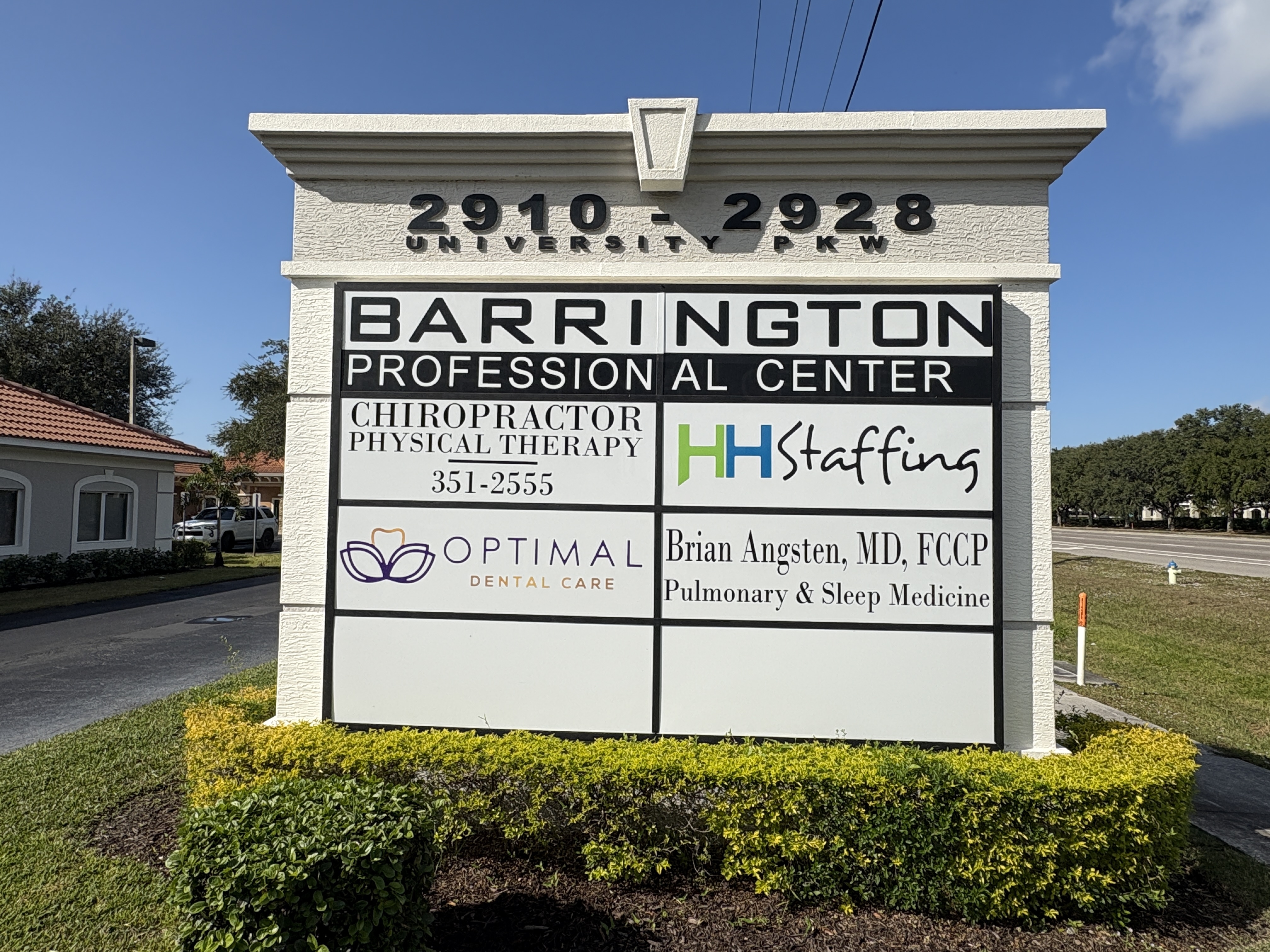 SUPER WELL LOCATED OFFICE SUITE ON UNIVERSITY PKWY.