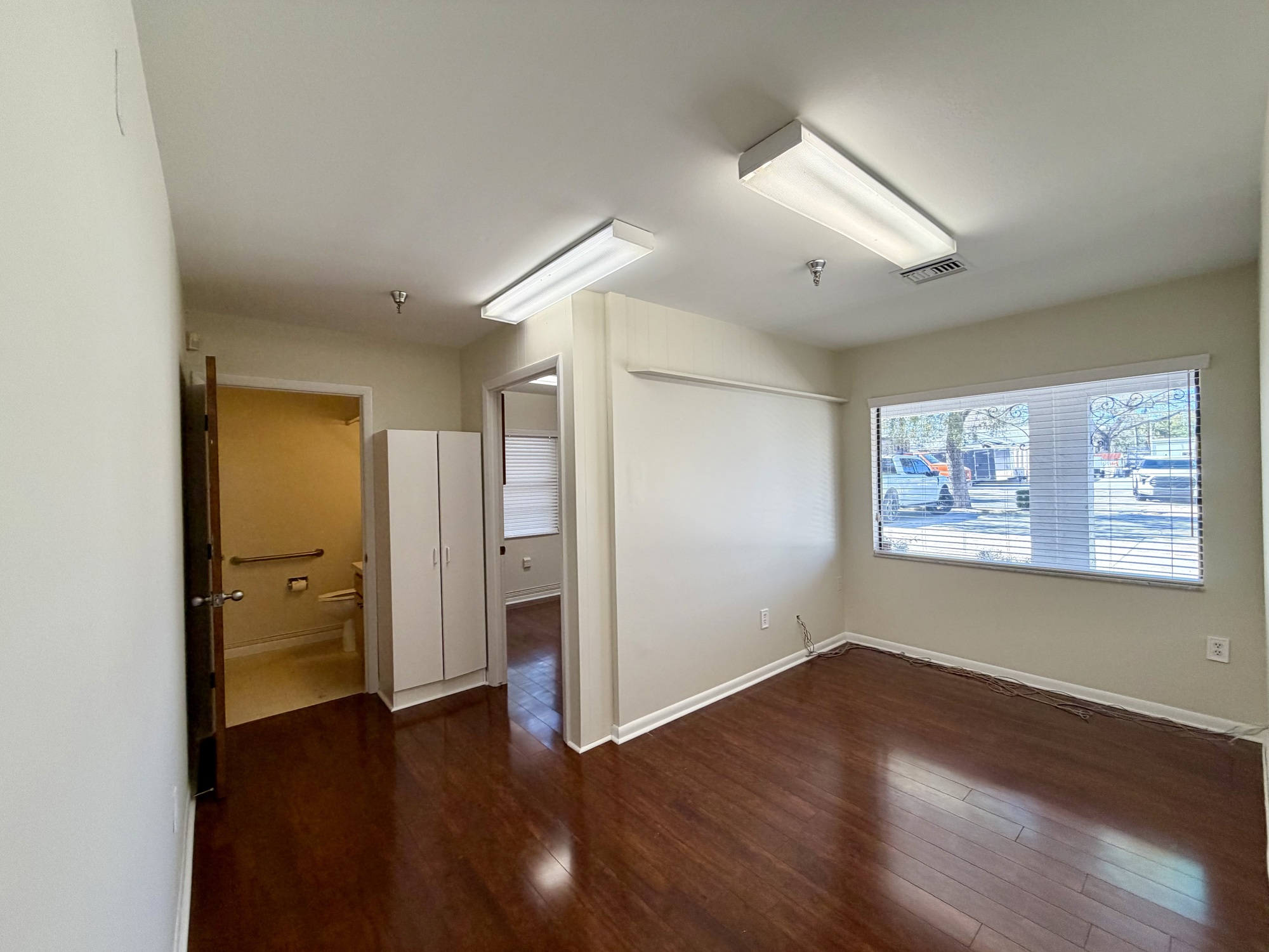 Move-In Ready Office Suites | ±783 SF