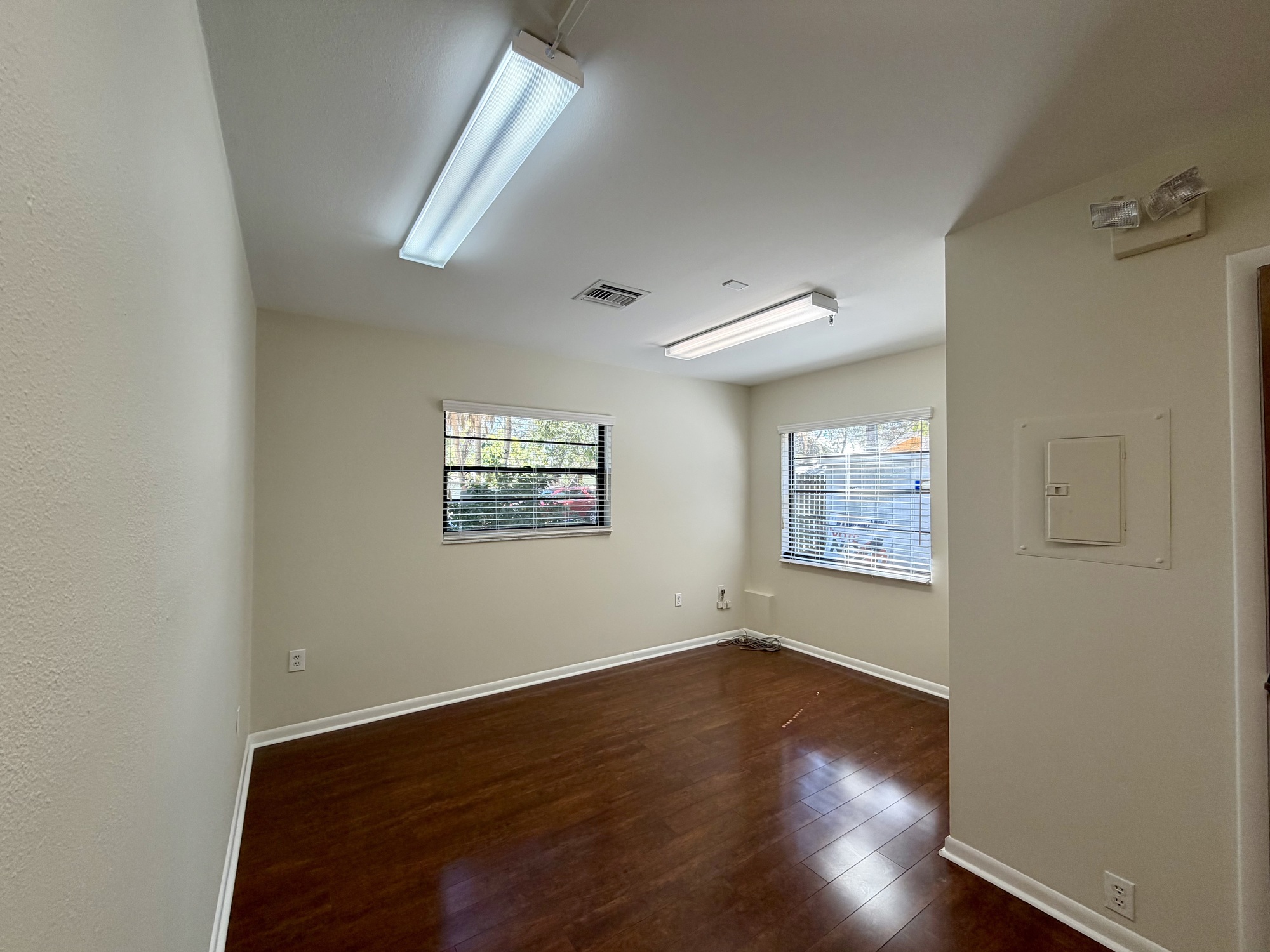 Move-In Ready Office Suites | ±783 SF