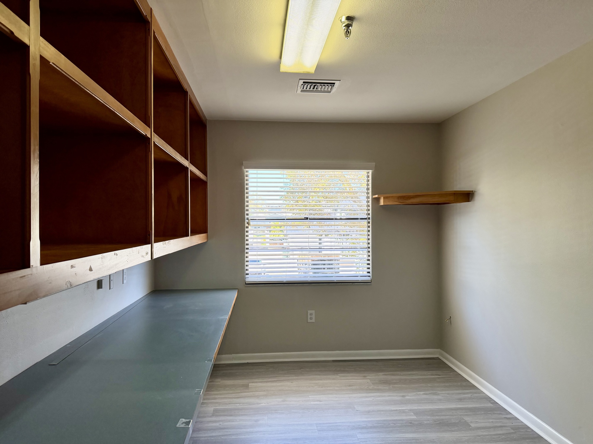 Move-In Ready Office Suites | ±783 SF