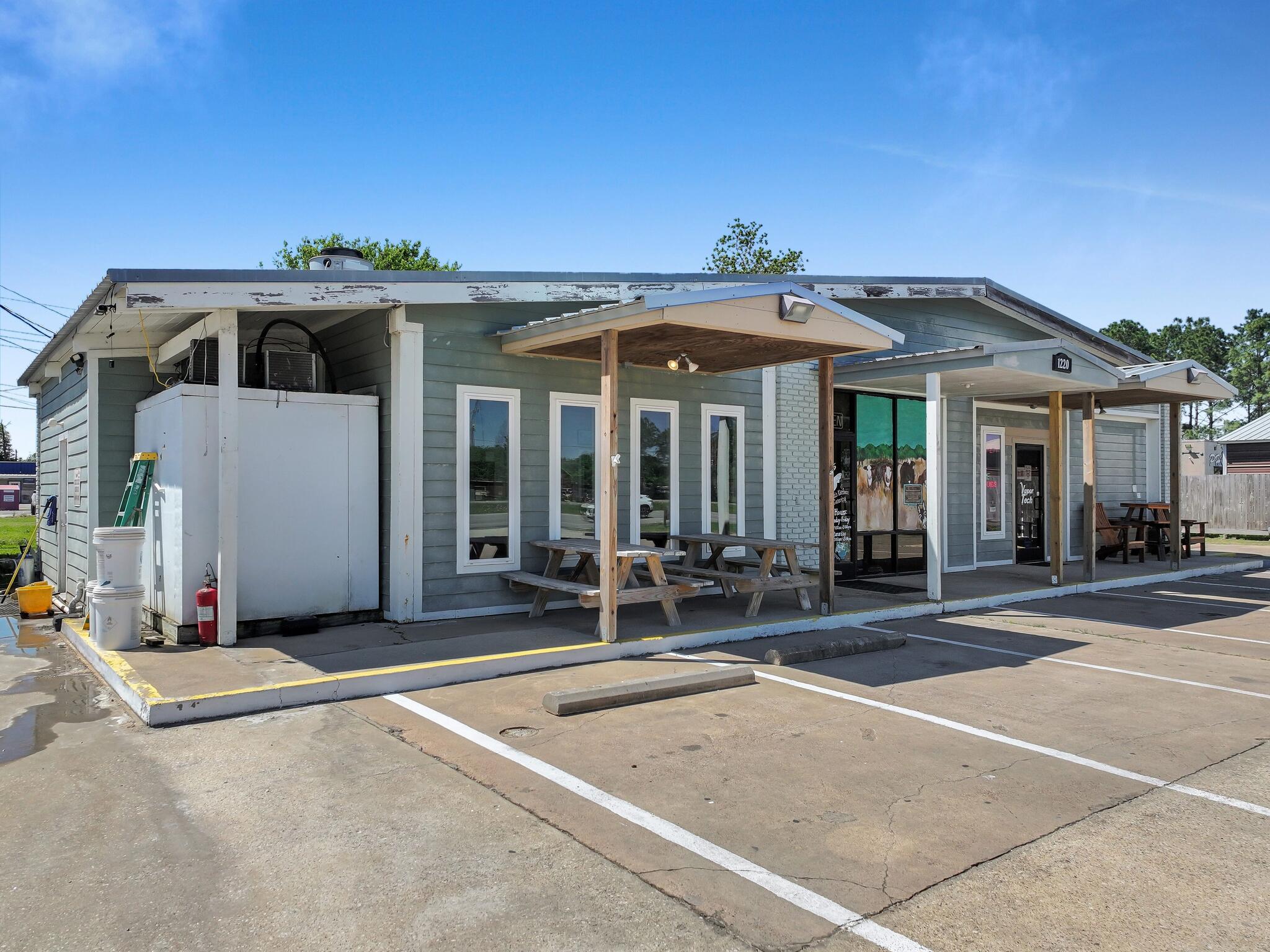 1220 Texas 124, Winnie, TX 77665