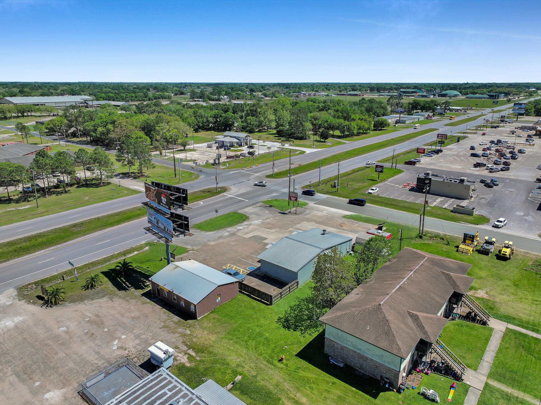 1220 Texas 124, Winnie, TX 77665