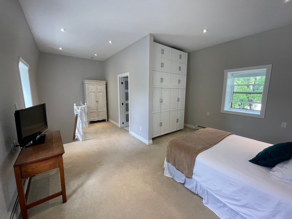 236 Burnham Street, Peterborough, ON K9H 1T1, Canada