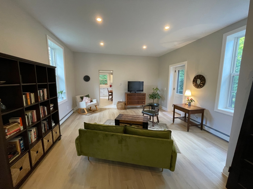 236 Burnham Street, Peterborough, ON K9H 1T1, Canada