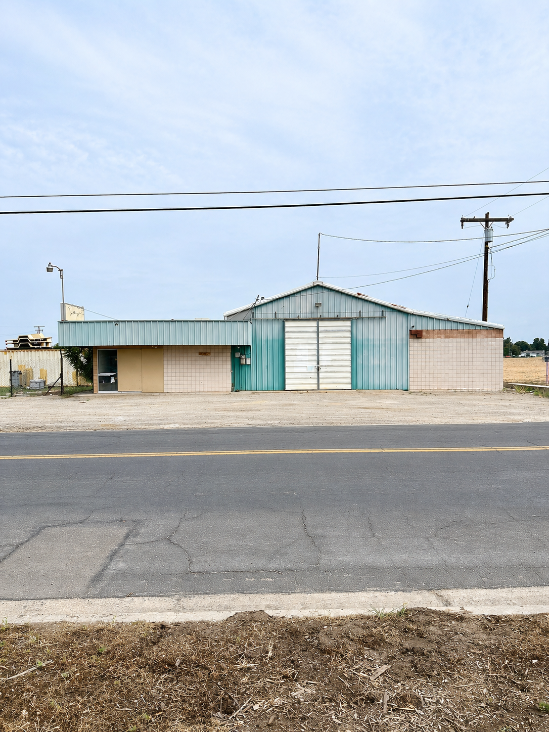 1716 East Goshen Avenue, Visalia, CA 93292