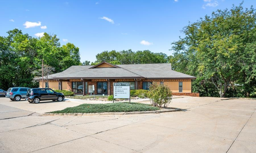 5113 North Executive Drive, Peoria, IL 61614