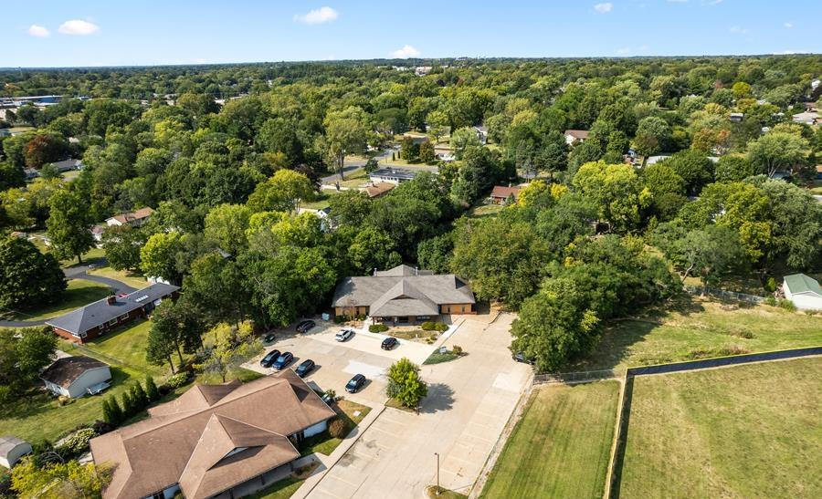 5113 North Executive Drive, Peoria, IL 61614