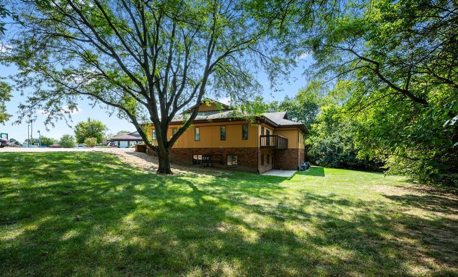 5113 North Executive Drive, Peoria, IL 61614