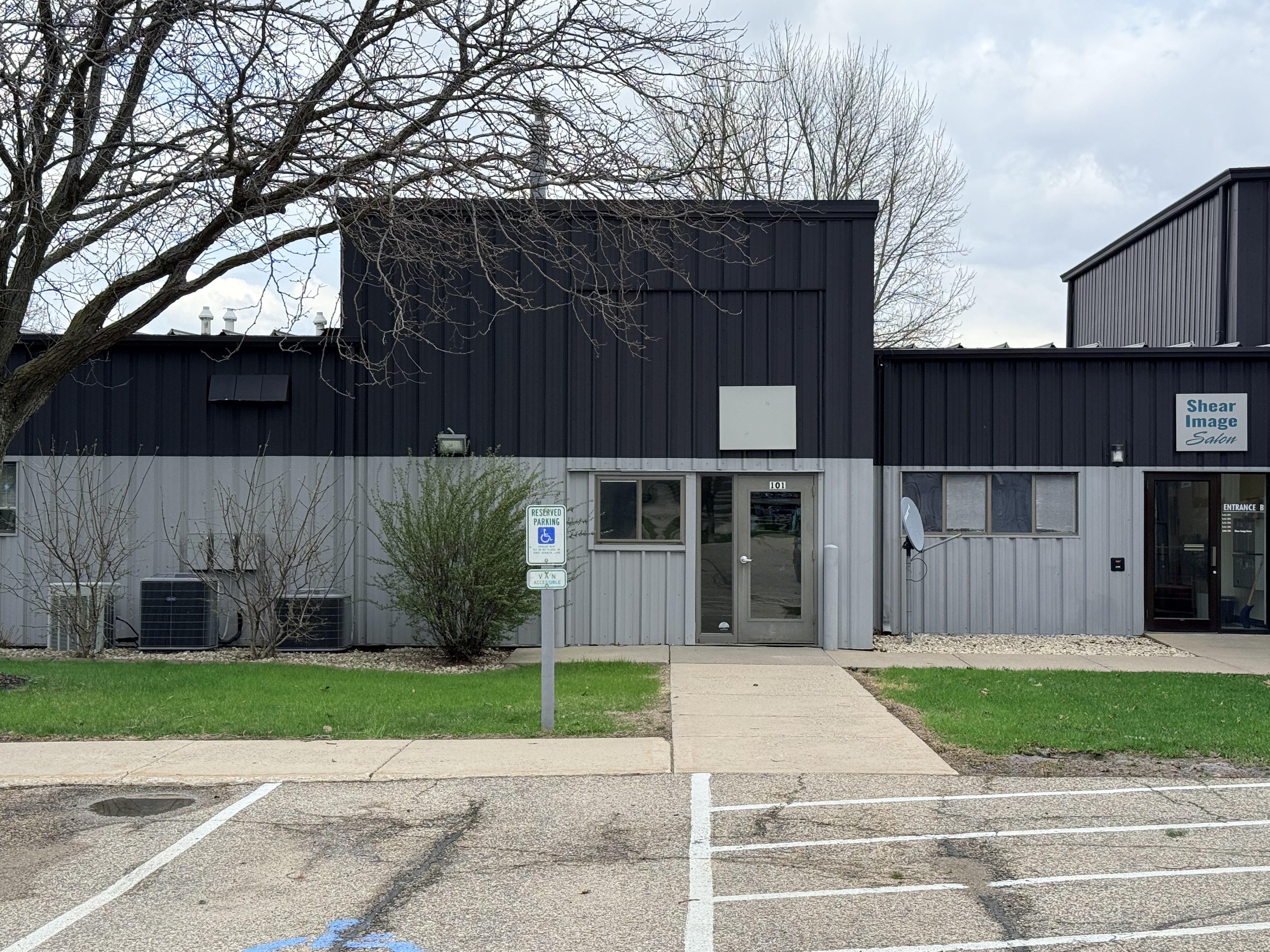 1001 Arboretum Drive, Waunakee, WI 53597
