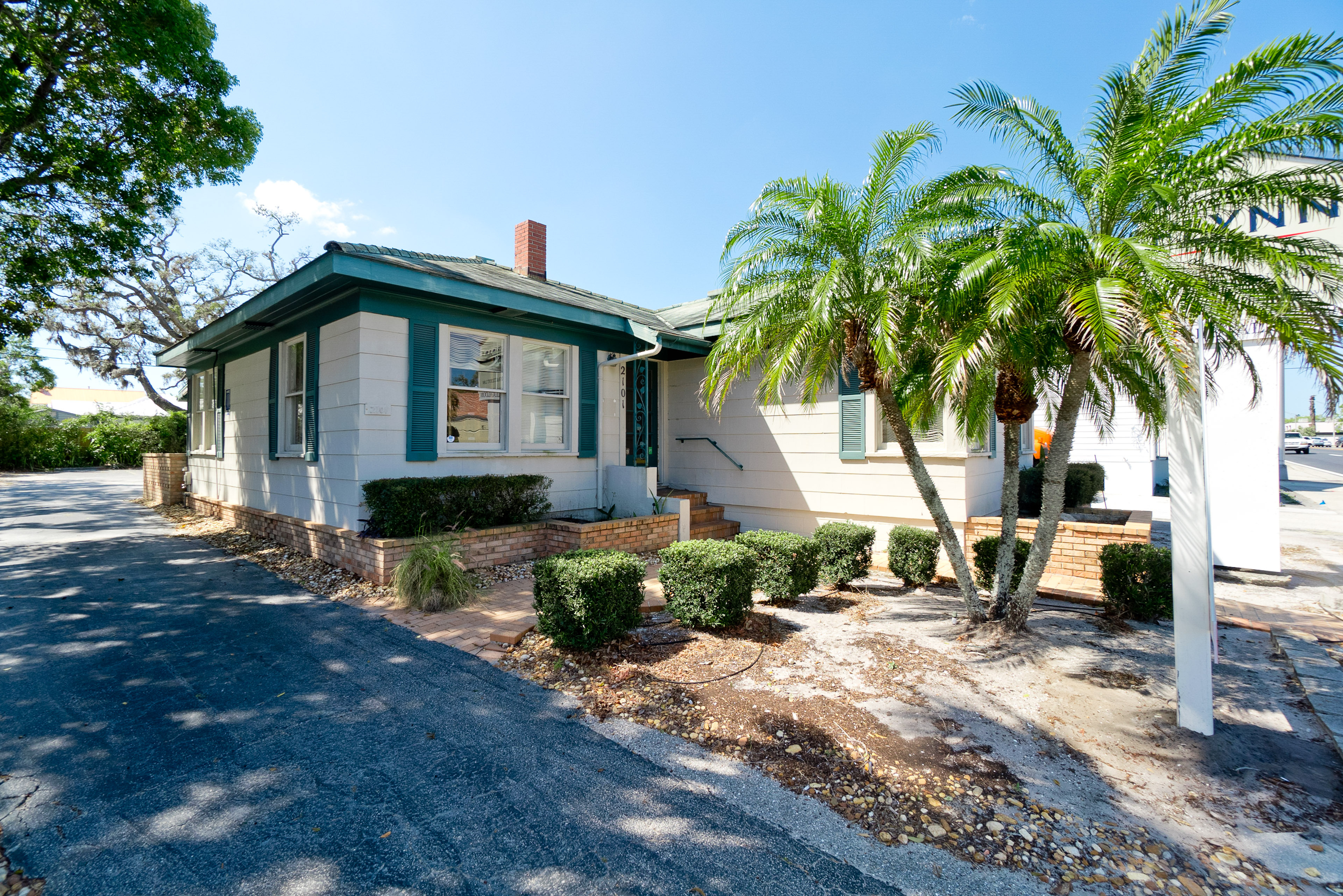 2101 Manatee Ave W, Bradenton, FL 34205